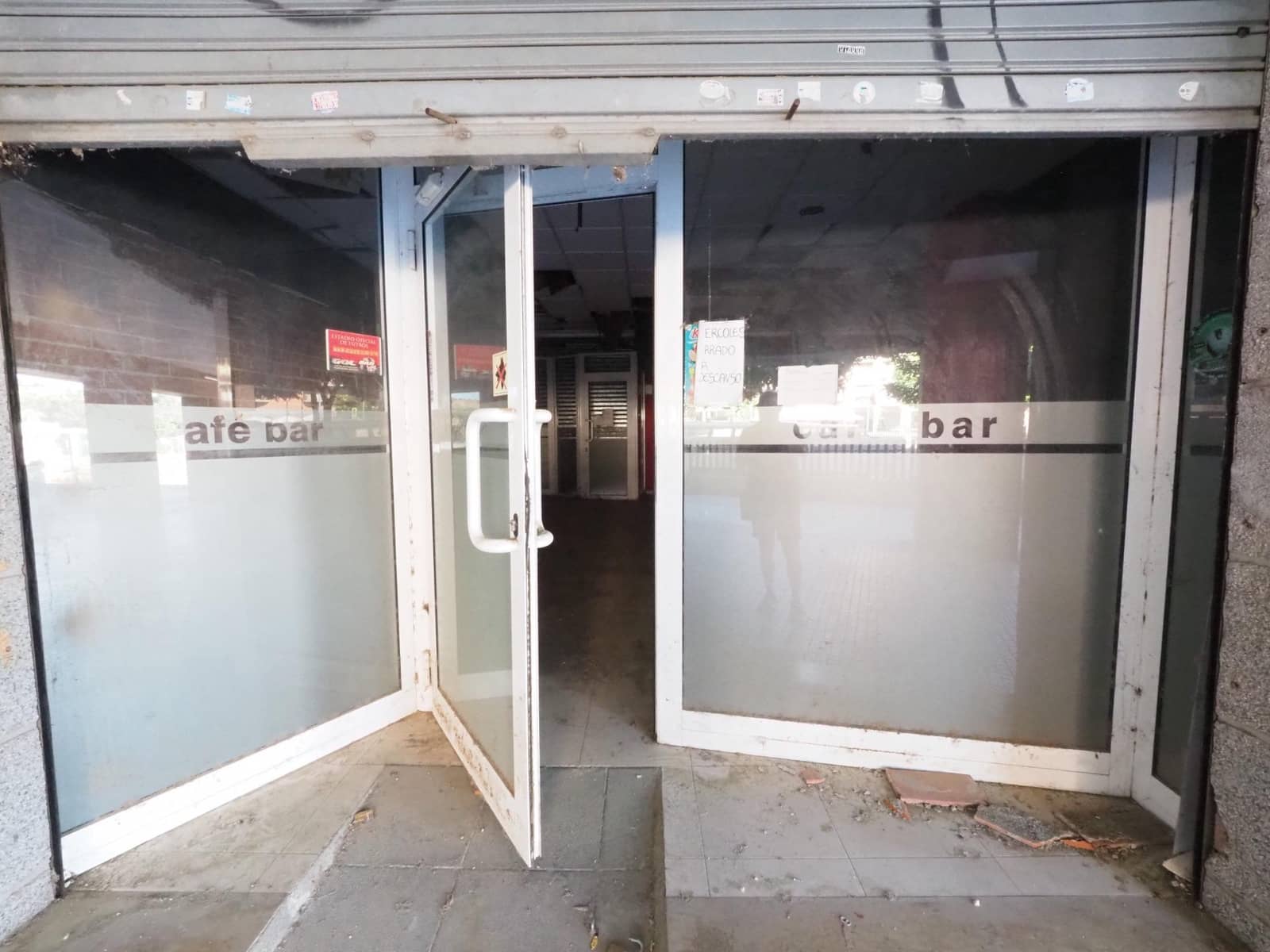Commercial for sale in Olesa de Montserrat - € 69,000 (Ref: 9957955)