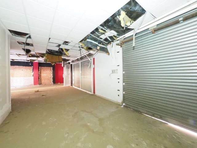 Commercial for sale in Olesa de Montserrat - € 69,000 (Ref: 9957955)