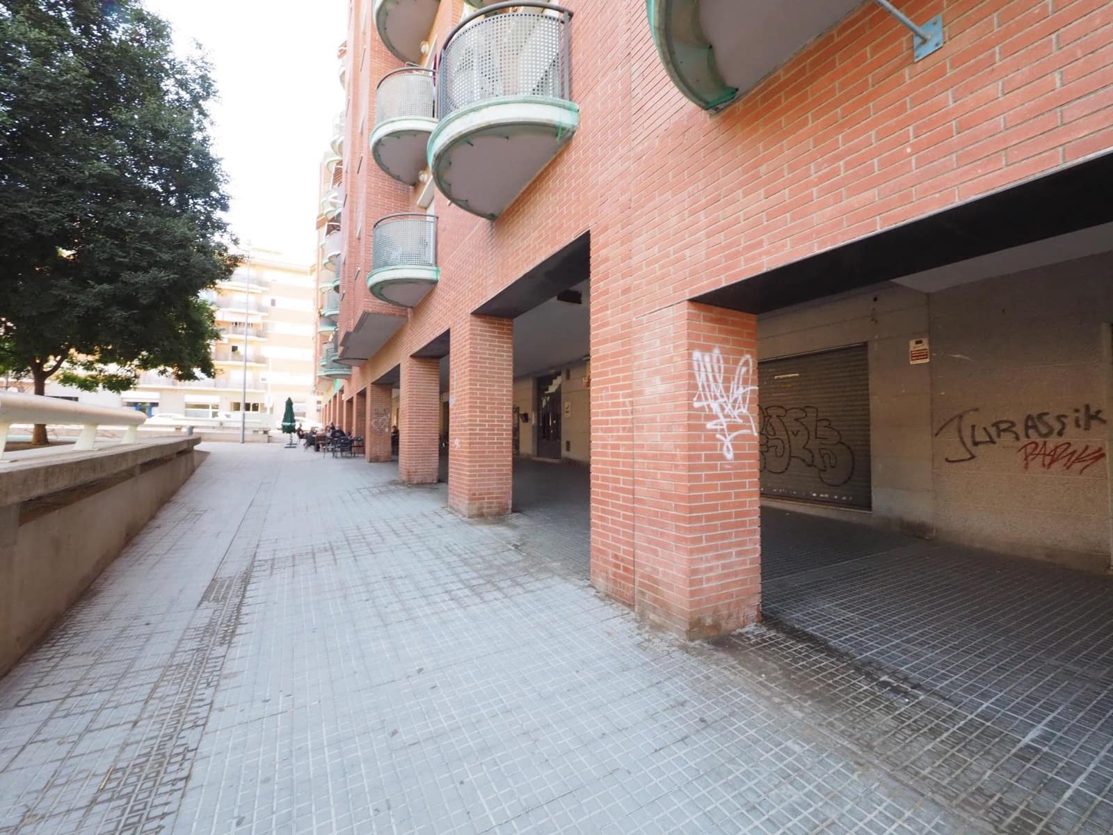 Commercial for sale in Olesa de Montserrat - € 69,000 (Ref: 9957955)