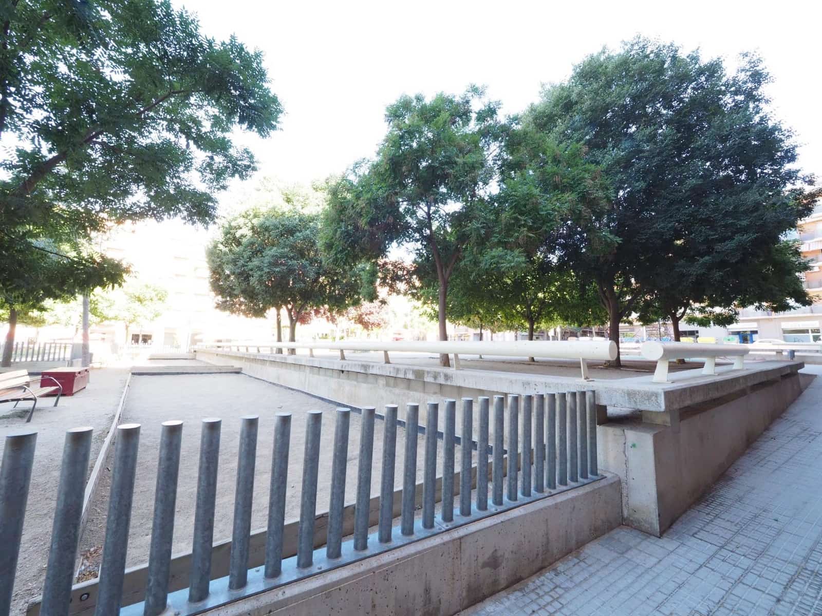 Commercial for sale in Olesa de Montserrat - € 69,000 (Ref: 9957955)