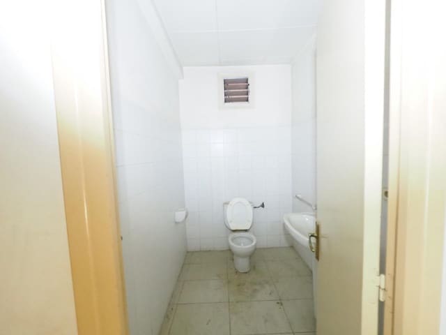 Kommersiell til salgs i Manresa - € 223 000 (Ref: 9965257)
