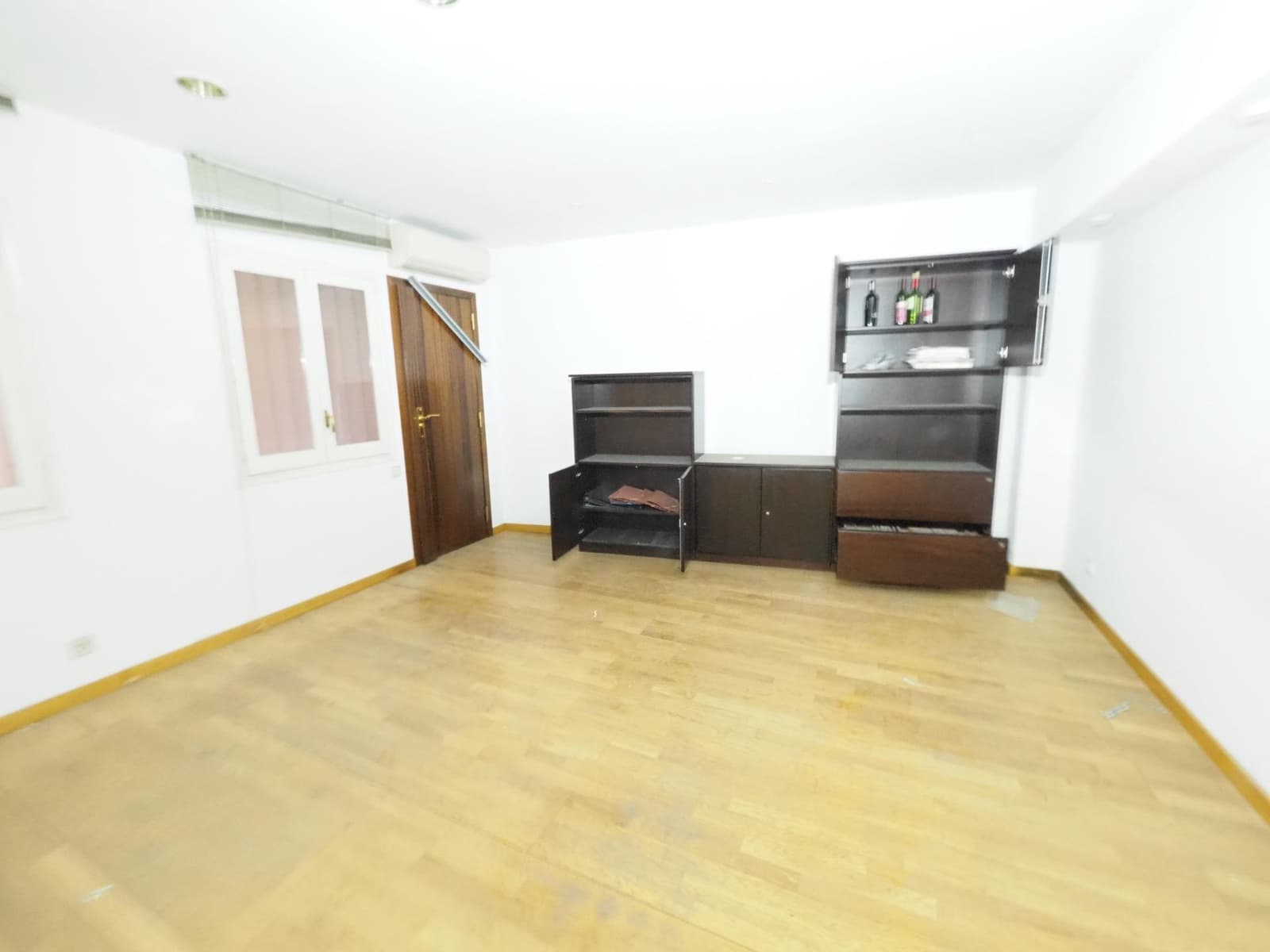 Kaupallinen myytävänä paikassa Manresa - 223 000 € (Ref: 9965257)