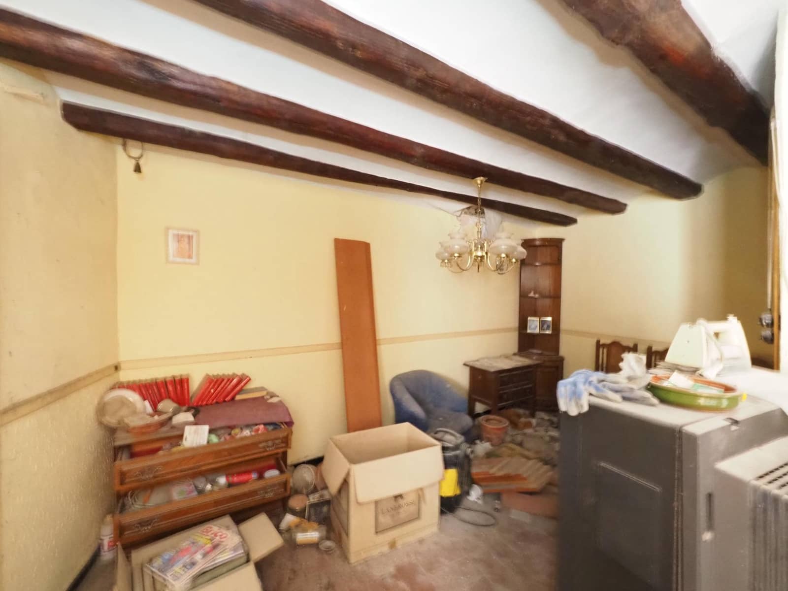 3 bedroom Townhouse for sale in Santa Margarida de Montbui with garage - € 59,000 (Ref: 9965258)