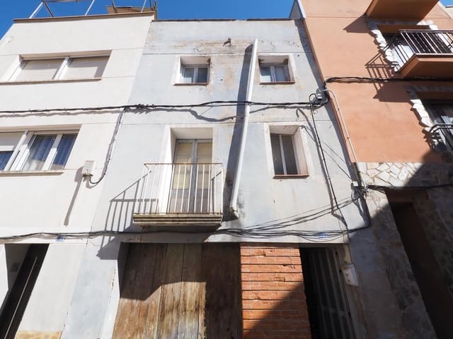 3 bedroom Townhouse for sale in Santa Margarida de Montbui with garage - € 59,000 (Ref: 9965258)