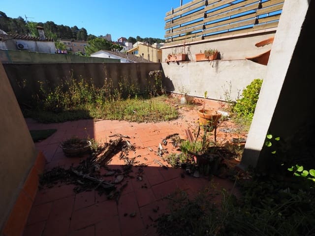 3 bedroom Townhouse for sale in Santa Margarida de Montbui with garage - € 59,000 (Ref: 9965258)