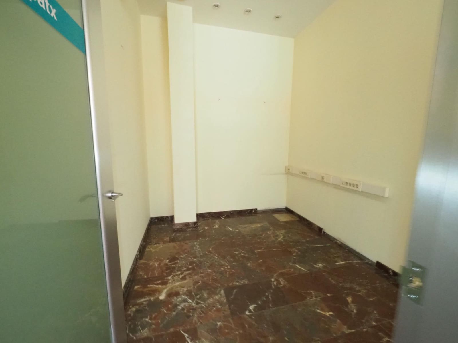 Commercial for sale in Terrassa - € 200,000 (Ref: 9970585)