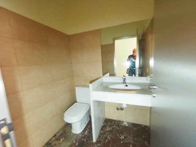 Commercieel te koop in Terrassa - € 200.000 (Ref: 9970585)