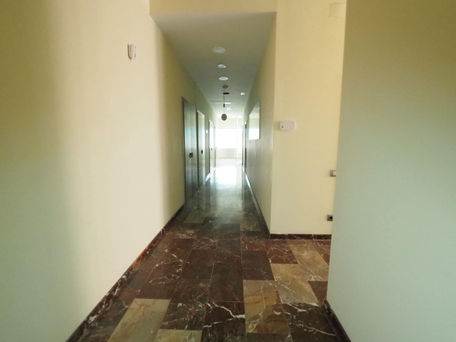 Commercial for sale in Terrassa - € 200,000 (Ref: 9970585)