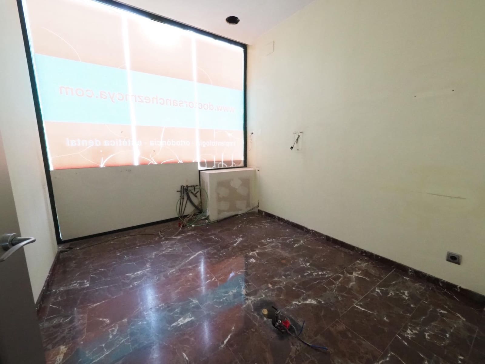 Commercial for sale in Terrassa - € 200,000 (Ref: 9970585)