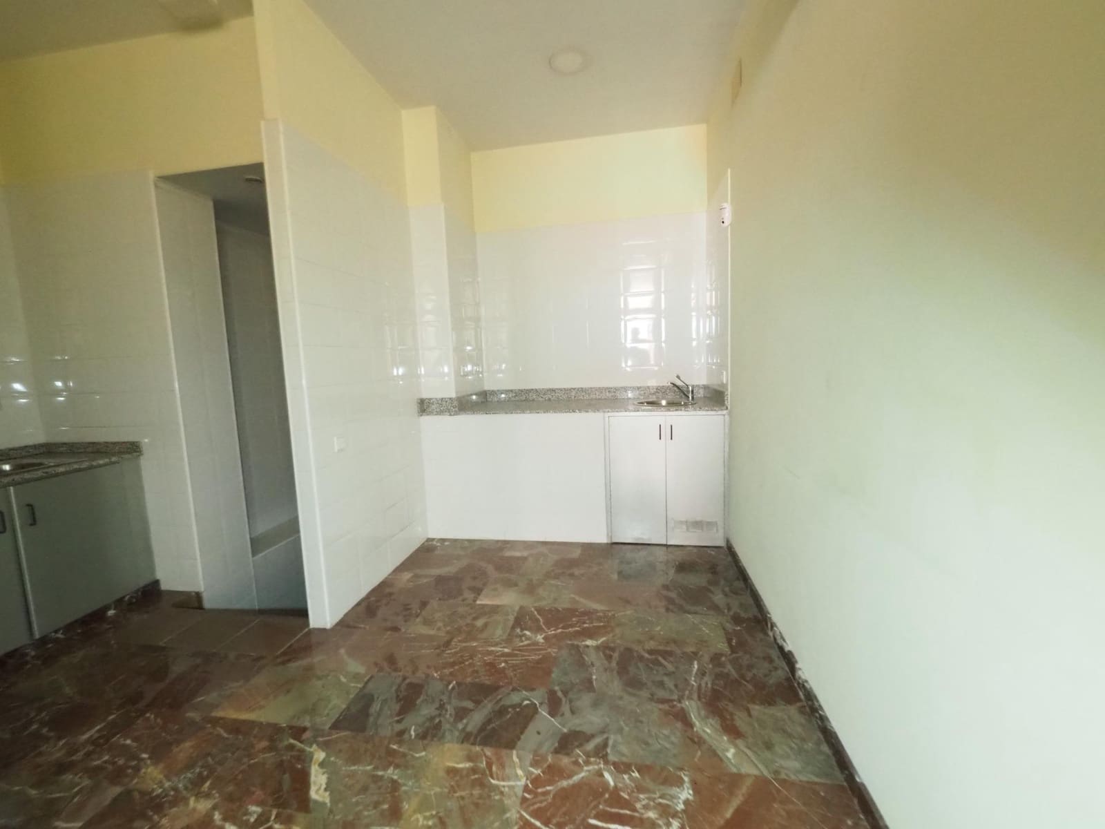 Commercial for sale in Terrassa - € 200,000 (Ref: 9970585)