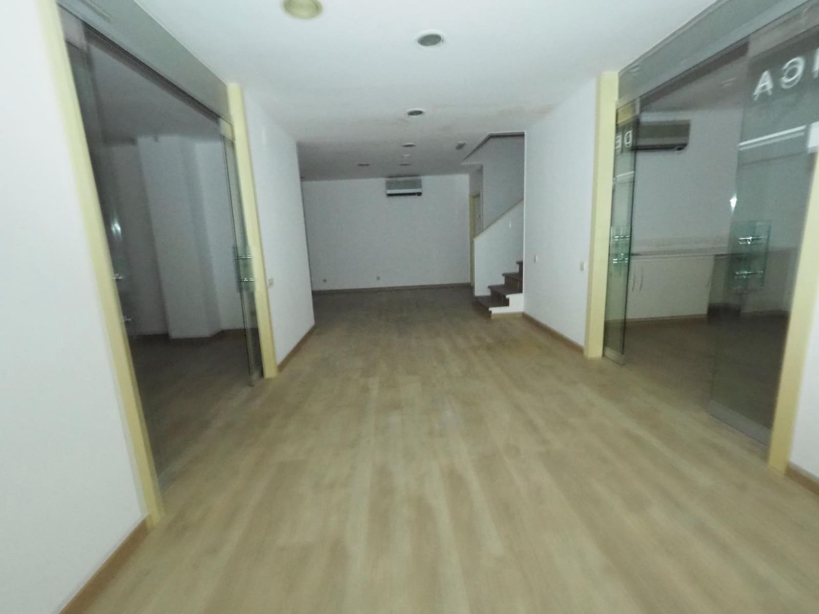 Commercial for sale in Terrassa - € 200,000 (Ref: 9970585)