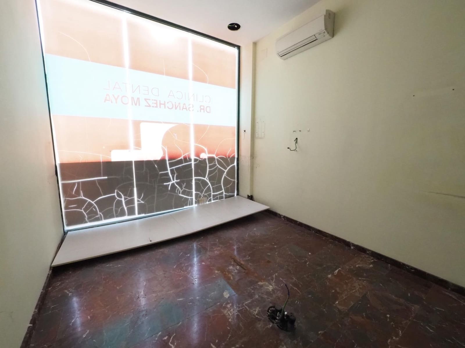 Commercial for sale in Terrassa - € 200,000 (Ref: 9970585)