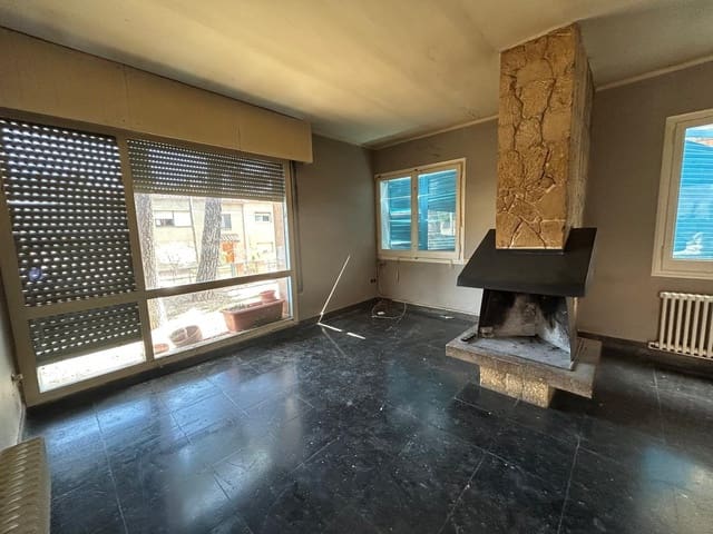 3 soveværelse Villa til salg i La Torre de Claramunt - € 290.000 (Ref: 9977304)