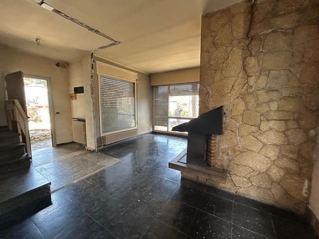 3 soveværelse Villa til salg i La Torre de Claramunt - € 290.000 (Ref: 9977304)