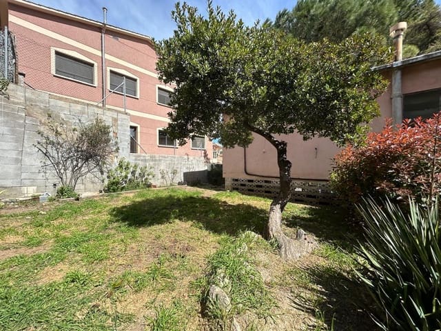 3 soveværelse Villa til salg i La Torre de Claramunt - € 290.000 (Ref: 9977304)