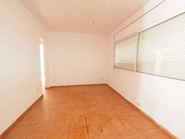 5 chambre Villa/Maison à vendre à Canyelles avec garage - 255 000 € (Ref: 9982956)
