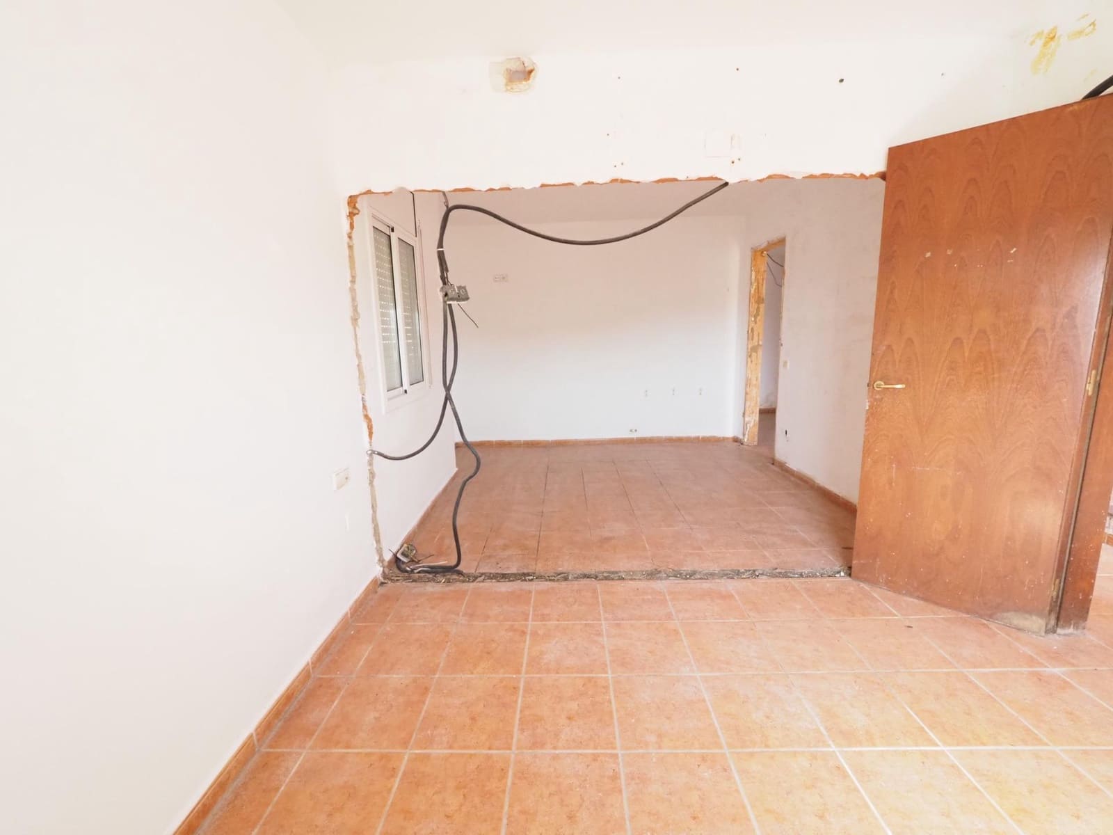 5 chambre Villa/Maison à vendre à Canyelles avec garage - 255 000 € (Ref: 9982956)