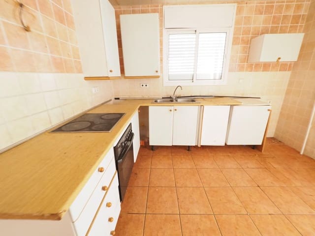 5 chambre Villa/Maison à vendre à Canyelles avec garage - 255 000 € (Ref: 9982956)