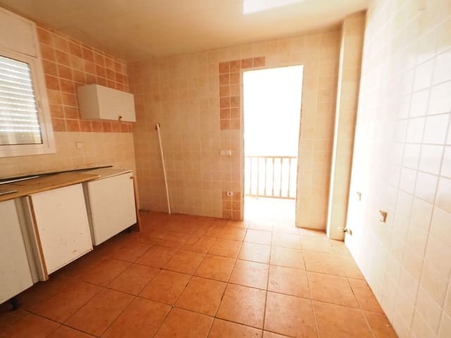 5 chambre Villa/Maison à vendre à Canyelles avec garage - 255 000 € (Ref: 9982956)