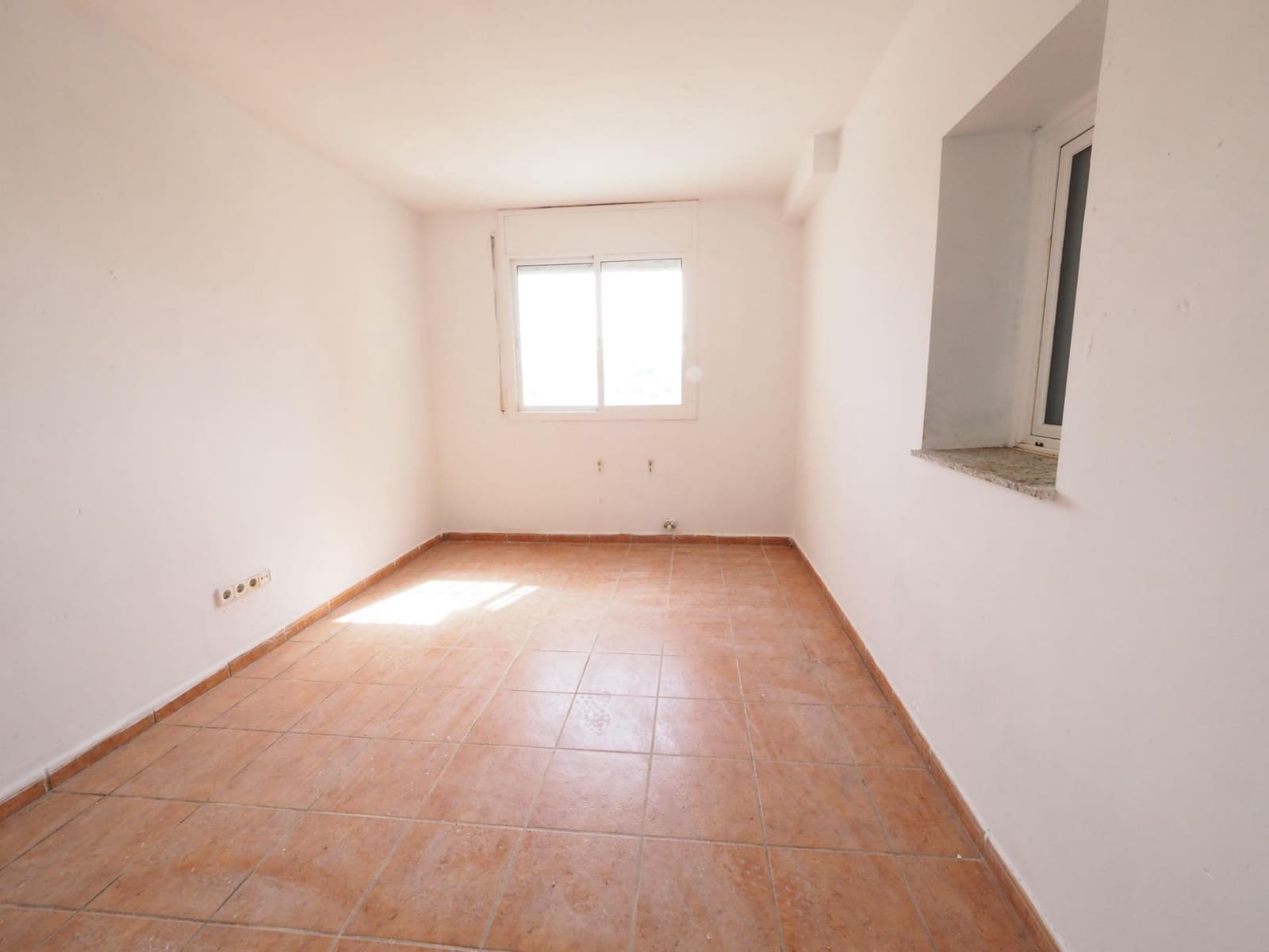 5 chambre Villa/Maison à vendre à Canyelles avec garage - 255 000 € (Ref: 9982956)