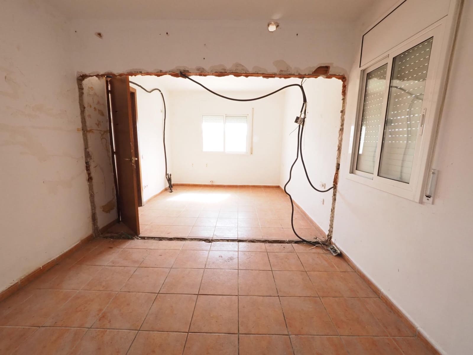 5 chambre Villa/Maison à vendre à Canyelles avec garage - 255 000 € (Ref: 9982956)
