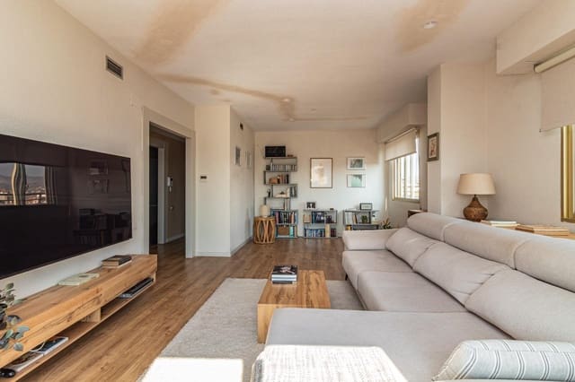 3 bedroom Penthouse for sale in Centro, Castelló de la Plana - € 275,000 (Ref: 10015593)