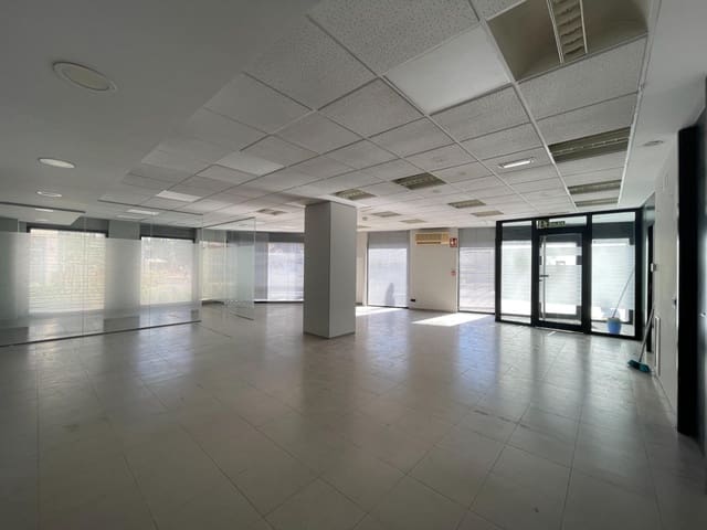 Kaupallinen myytävänä paikassa Este, Castelló de la Plana - 239 000 € (Ref: 10075666)