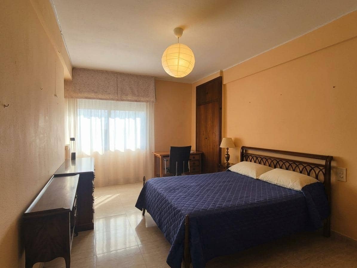 4 makuuhuone Asunto vuokrattavana paikassa Castello de la Plana - 1 200 € (Ref: 10147139)