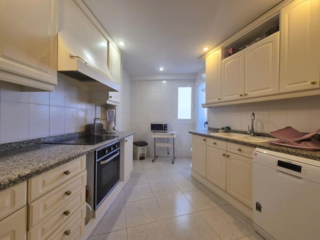 4 makuuhuone Asunto vuokrattavana paikassa Centro, Castelló de la Plana - 1 200 € (Ref: 10147139)
