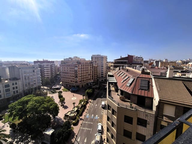 4 makuuhuone Asunto vuokrattavana paikassa Centro, Castelló de la Plana - 1 200 € (Ref: 10147139)
