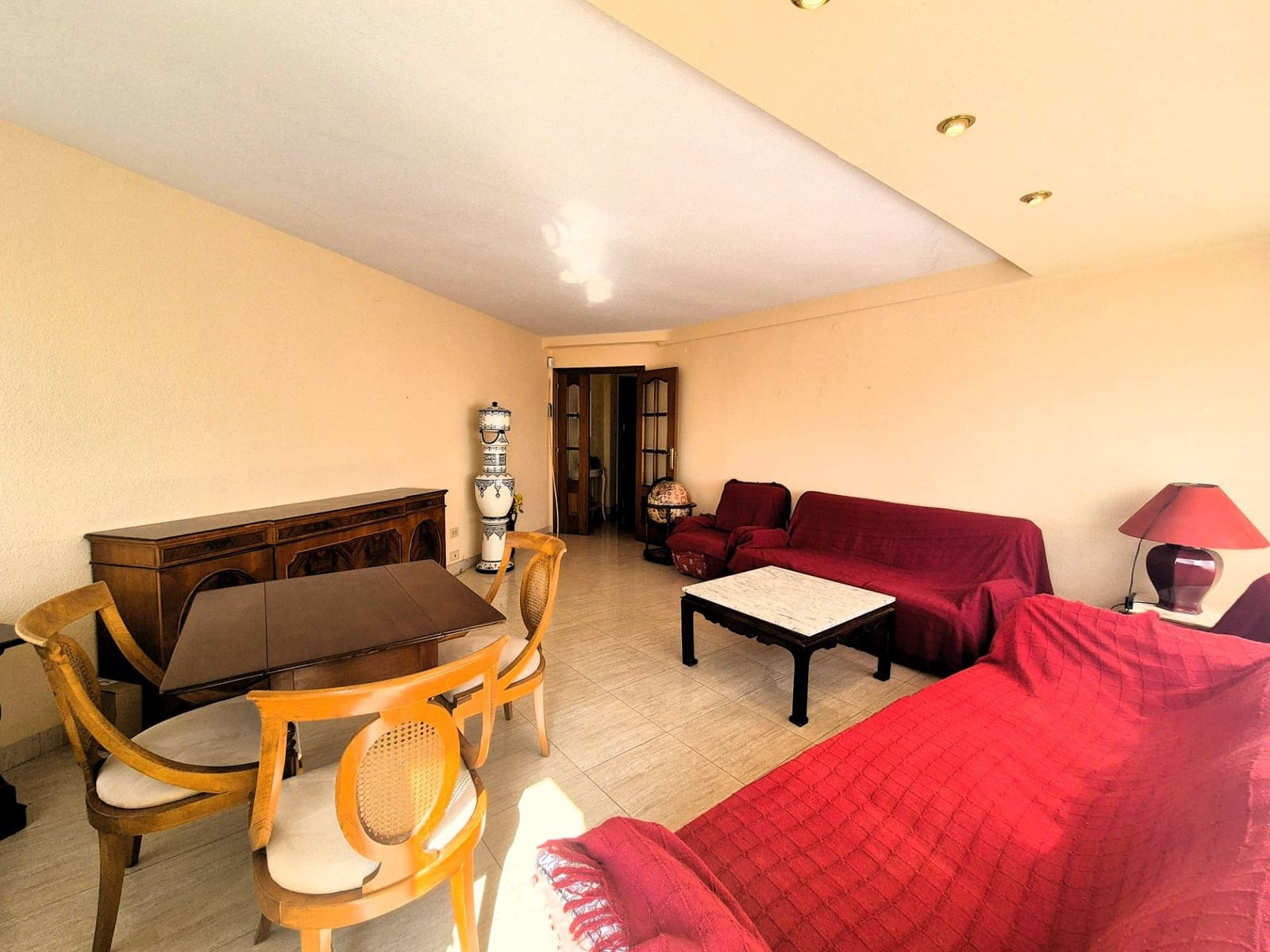 4 makuuhuone Asunto vuokrattavana paikassa Castello de la Plana - 1 200 € (Ref: 10147139)