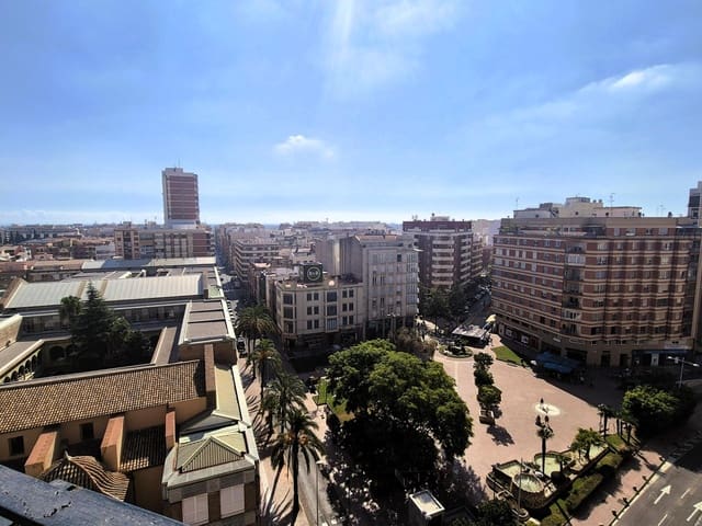 4 makuuhuone Asunto vuokrattavana paikassa Centro, Castelló de la Plana - 1 200 € (Ref: 10147139)