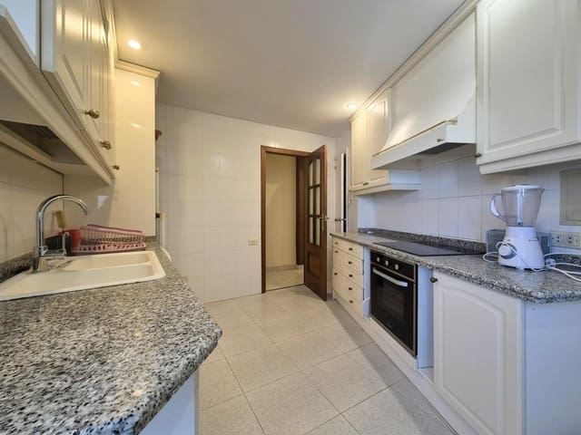 4 makuuhuone Asunto vuokrattavana paikassa Centro, Castelló de la Plana - 1 200 € (Ref: 10147139)
