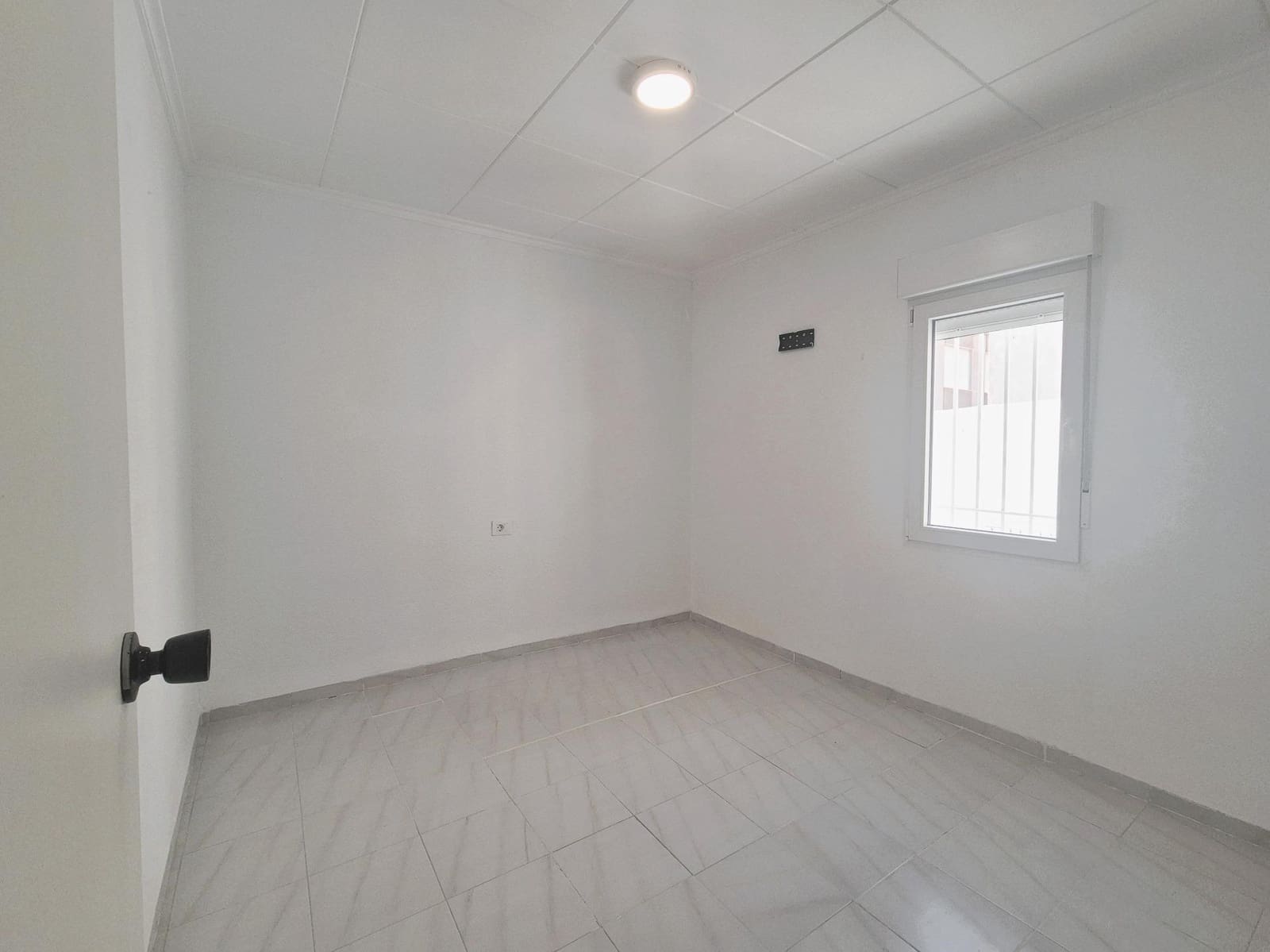 4 bedroom Townhouse for rent in Burriana / Borriana - € 925 (Ref: 10166687)