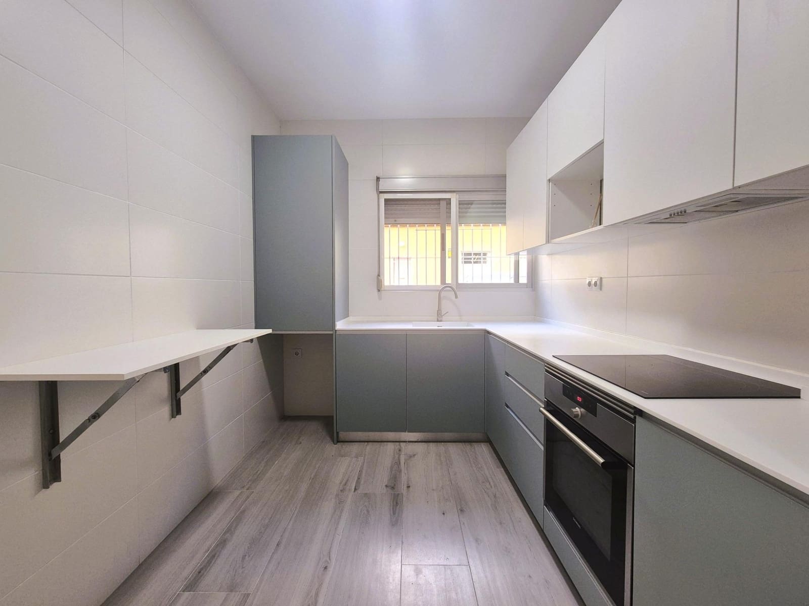 4 bedroom Townhouse for rent in Burriana / Borriana - € 925 (Ref: 10166687)