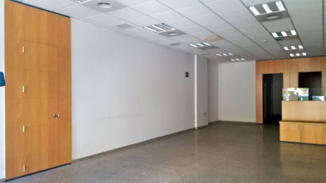 Commercial for sale in Sur, Castelló de la Plana - € 95,000 (Ref: 6227757)