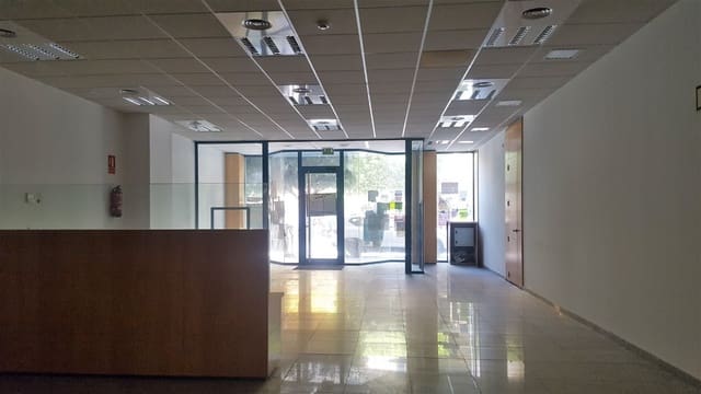 Commercial for sale in Sur, Castelló de la Plana - € 95,000 (Ref: 6227757)