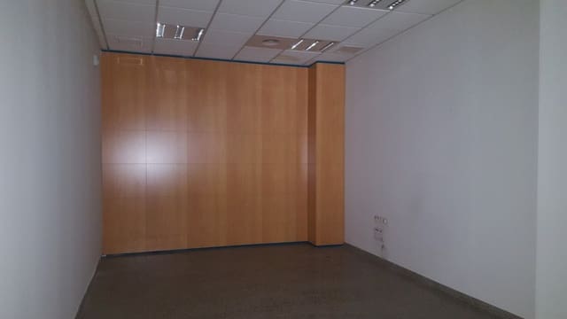 Commercial for sale in Sur, Castelló de la Plana - € 95,000 (Ref: 6227757)