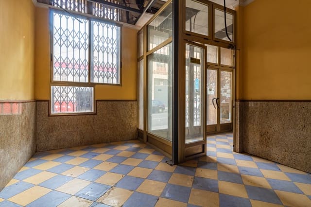 Commercial for sale in Sur, Castelló de la Plana - € 72,000 (Ref: 6227808)