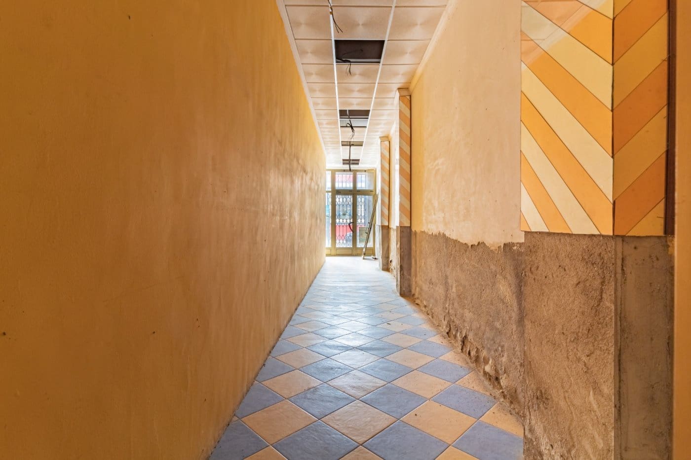 Kommersiell til salgs i Castello de la Plana - € 72 000 (Ref: 6227808)