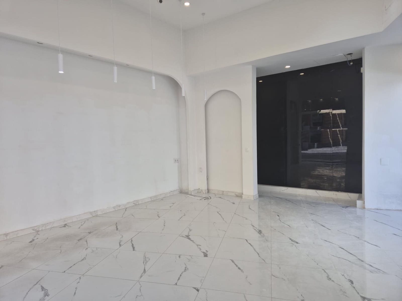 Komercyjne do wynajęcia w Castello de la Plana - 2 900 € (Ref: 7429899)