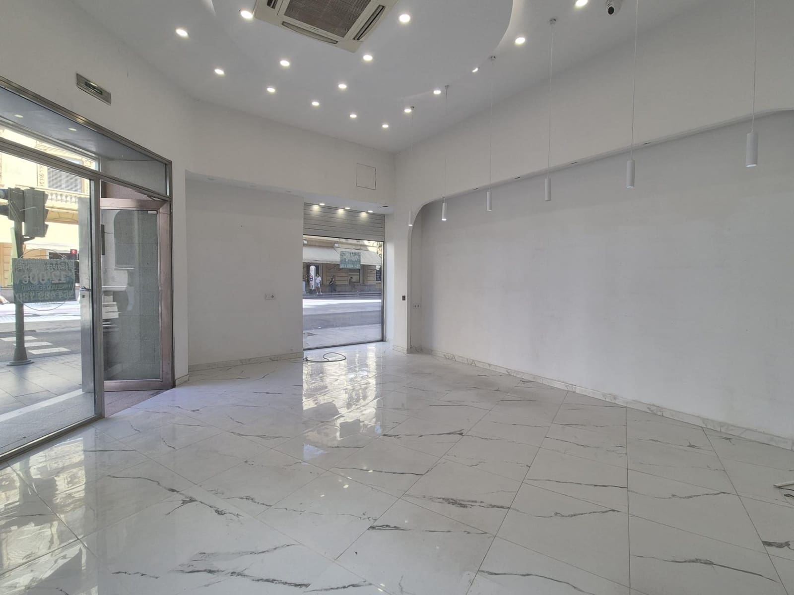 Komercyjne do wynajęcia w Castello de la Plana - 2 900 € (Ref: 7429899)