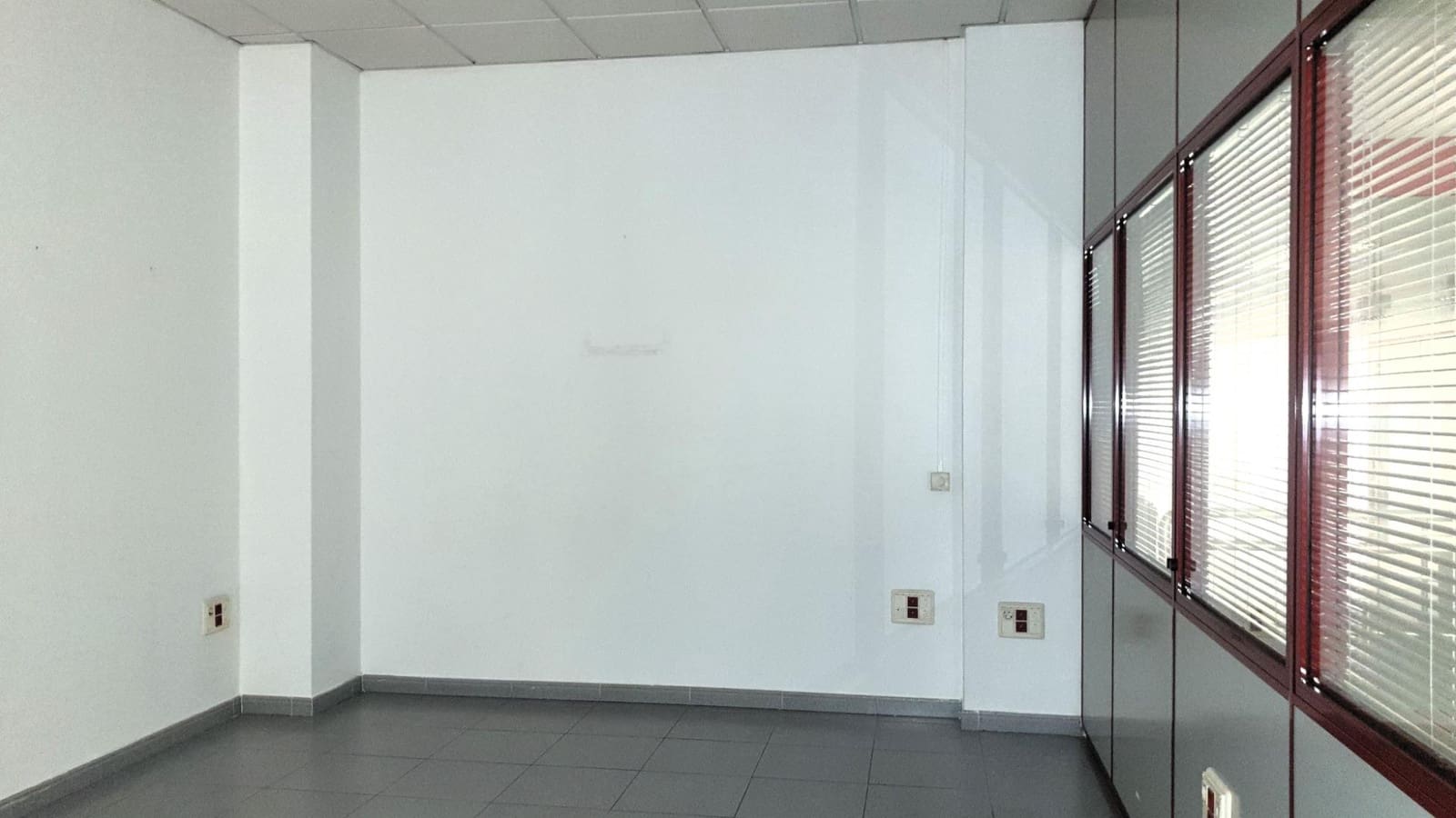 Commercieel te koop in Castello de la Plana - € 581.200 (Ref: 7804167)