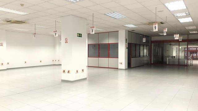 Commerciale in vendita in Este, Castelló de la Plana - 581.200 € (Rif: 7804167)