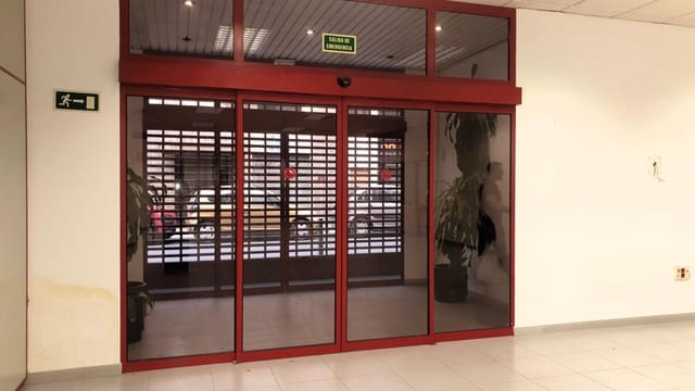 Kommersiell till salu i Este, Castelló de la Plana - 503 900 € (Ref: 7804167)