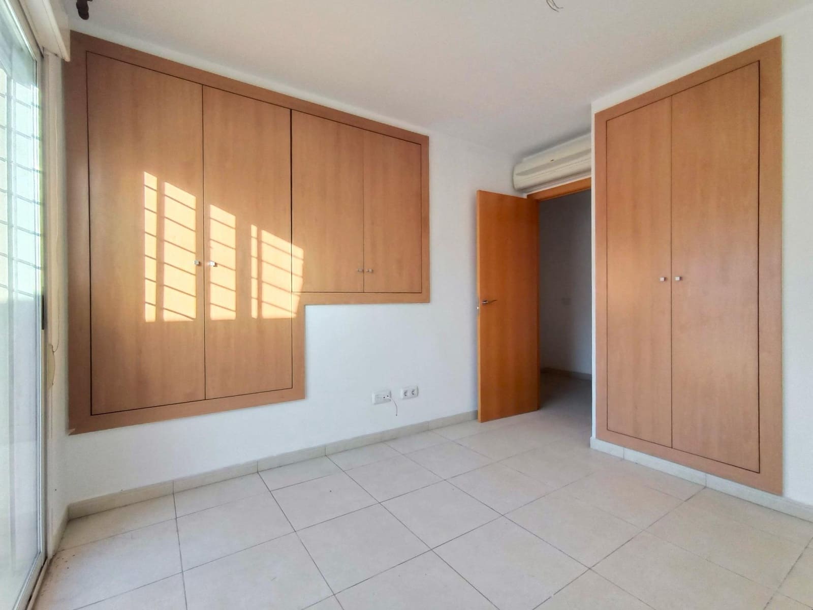 2 bedroom Terraced Villa for sale in Oropesa with pool garage € 129,000 (Ref 7976096)