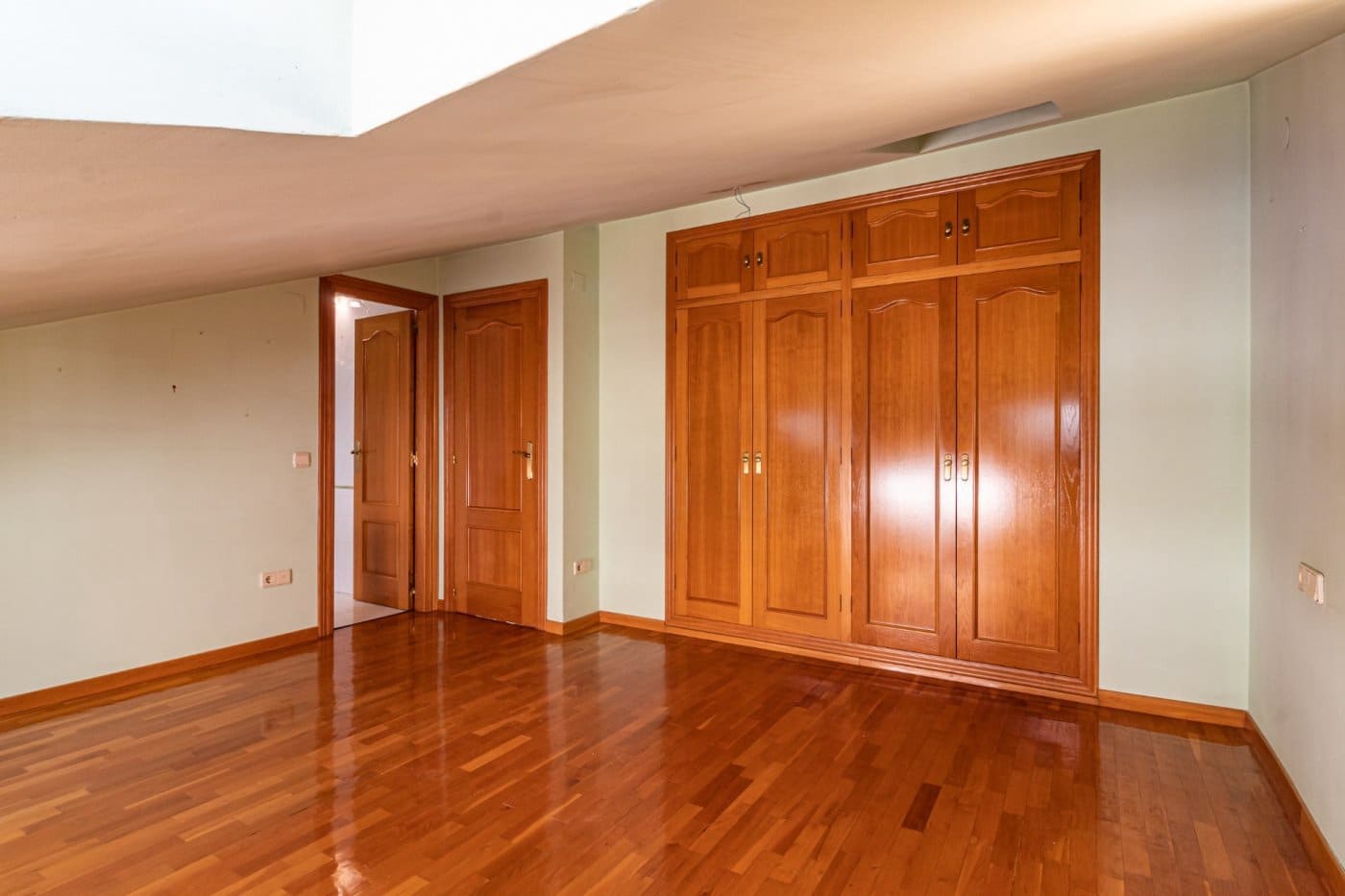 6 soverom Penthouse til salgs i Castello de la Plana - € 420 000 (Ref: 8074429)