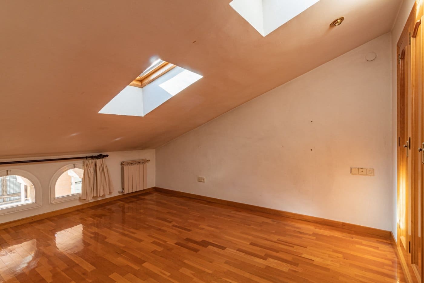 6 soverom Penthouse til salgs i Castello de la Plana - € 420 000 (Ref: 8074429)