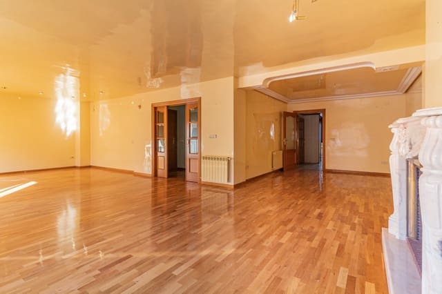 6 bedroom Penthouse for sale in Centro, Castelló de la Plana - € 420,000 (Ref: 8074429)