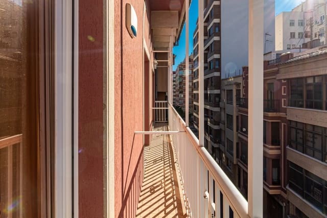 6 Zimmer Penthouse zu verkaufen in Centro, Castelló de la Plana - 465.000 € (Ref: 8074429)